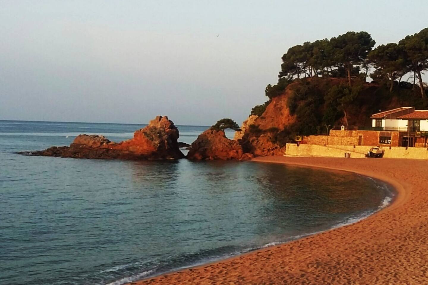 Atemberaubende versteckte Bucht an der Costa Brava